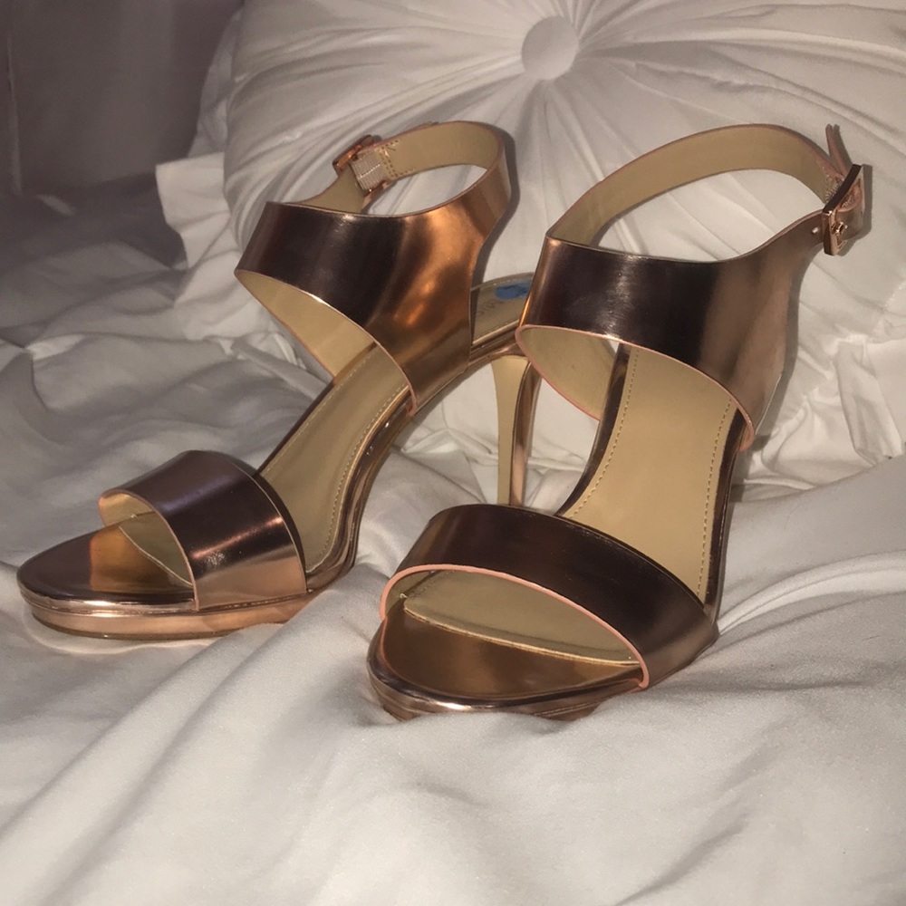 Rose Gold Michael Kors Heels 7.5 but fit like 7